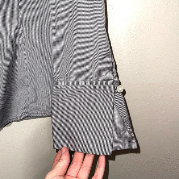 Ann Taylor Factory Gray & White Striped Split Neck Button Down Top 10 Women’s - Picture 4 of 11